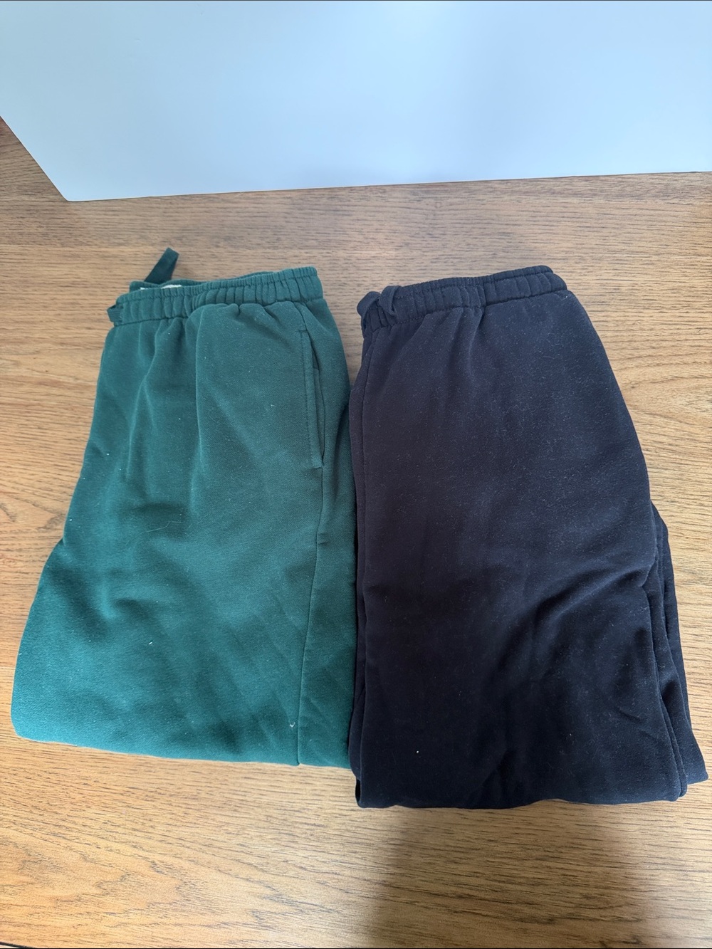 American Eagle Women's Fleece Jogger Bottoms - Green and Black